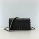 30 montaigne diamond rattan check