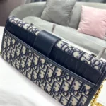 30 Montaigne Chain Clutch Bag Size: 27.5*12*2 cm - Image 2