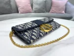 30 Montaigne Chain Clutch Bag Size: 27.5*12*2 cm - Image 3