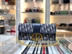 30 Montaigne Chain Clutch Bag Size: 27.5*12*2 cm - Image 4