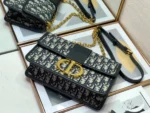 30 Montaigne Chain Crossbody Bag Size: 25.5cm - Image 5
