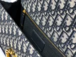 30 Montaigne Chain Crossbody Bag Size: 25.5cm - Image 7
