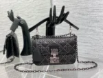 Black LUCKY size:21*3*13cm