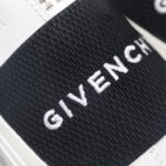 🌟  《顶级品质》
GⅣENCHY纪梵希魔术贴经典款 
专柜官网同步 市面最高版本 原版一比一复刻 四季潮鞋！纪凡希鞋子做工讲究 每一条走线都是按照原版样式 基本做到零瑕疵 媲美专柜 毫无压力 此款鞋即新潮又百搭！
▪️鞋面:进口摩术贴
▪️鞋面:进口头层牛皮
▪️垫脚:羊皮内里
▪️大底:原版TPU
▪️码数:女35一40 男39一44 - Image 9