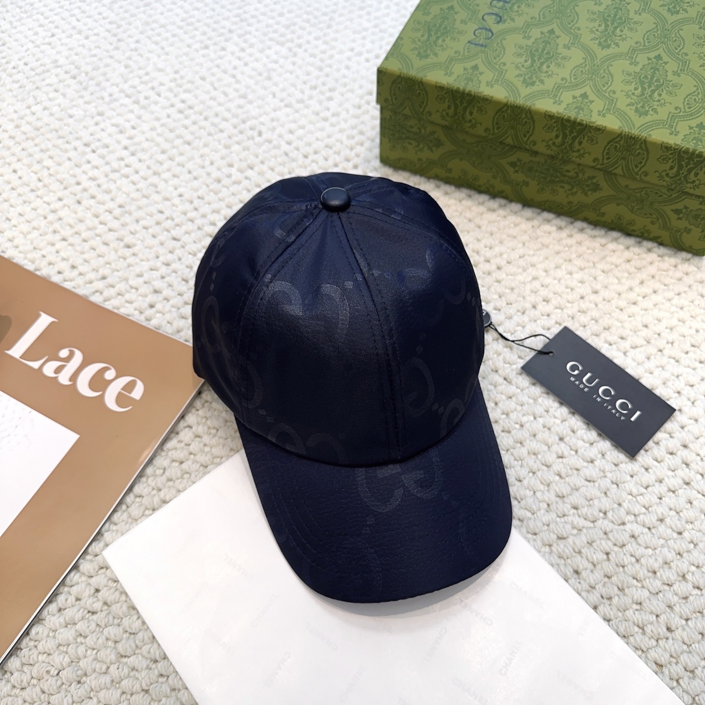 Original order qualityGUCCI Gucci baseball cap 🧢 New Gucci baseball cap on official website 🧢 The hot trend is coming! The craftsmanship is very exquisite, high-end, atmospheric and upscale! Low profile luxury, easy to carry! Run volume!