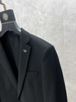Dior 2023 Autumn/Winter New Products 📸 Casual and fashionable original suit set, with the brand's classic logo mark 👍🏻 Super generous, with lining design emphasizing perfect lines, perfectly blending the low-key and melancholic temperament of England with the exquisite and noble French style. A sleek and ergonomic cut, with a tall and handsome upper body, comfortable and slim fit, showcasing a gentlemanly demeanor. Selected suit fabric, with a soft and delicate touch, good luster and elasticity. Paired with this suit set, it is a great choice for stylish men. The silhouette and waist cinching cut add more comfort to their attire, making them look slim yet handsome! A must-have for trendy men! Counter size: S-2XL - Image 5