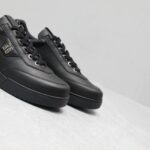 🌟  《顶级品质》
GⅣENCHY纪梵希魔术贴经典款 
专柜官网同步 市面最高版本 原版一比一复刻 四季潮鞋！纪凡希鞋子做工讲究 每一条走线都是按照原版样式 基本做到零瑕疵 媲美专柜 毫无压力 此款鞋即新潮又百搭！
▪️鞋面:进口摩术贴
▪️鞋面:进口头层牛皮
▪️垫脚:羊皮内里
▪️大底:原版TPU
▪️码数:女35一40 男39一44 - Image 7