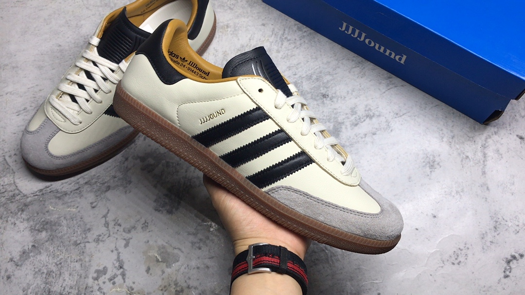 ▪公司级别
JJJJound x AD Originals Samba Classic"Studded Pack Black"桑巴舞系列绅士德训足球风百搭低帮休闲运动板鞋 联名奶白灰黑 ID8708