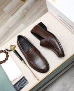 Gucci leather shoes, loafers - Image 2