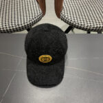 Gucci baseball cap ♥️ GUCCI 🧢 New autumn and winter plush baseball cap, 🔥🎩  The craftsmanship is very exquisite and convenient to carry! Run volume! - Image 5