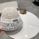 dior迪奥2025新款大头围渔夫帽子女秋冬季保暖针织帽防寒护耳毛绒显脸小潮 - Image 8