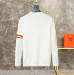 L Autumn/Winter New Product, Tranquil Luxury: Say Goodbye to Exaggerated Logo and Bold Design. In 2025, LP sweaters will place more emphasis on "inner beauty", conveying a confident and elegant tone that is not noisy and has its own voice through ultimate fabrics, exquisite details, and relaxed silhouettes. Classic round neck sweaters will adopt a looser and slightly drooping cut, with sleeves slightly covering the back of the hand, bringing a sense of wrapped security and laziness.Counter size: M~3XLNumber of recommended height and weight codes that can be reported. - Image 2