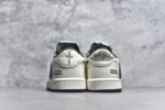 ▪🐼权威实拍💯#AJ36860
新货🚀#Travis Scott x Fragment Design x Air Jordan 1 Low OG SP AJ1 联名款 低帮文化休闲板鞋 DH0223-333
#多方联名合作融合了Travis Scott 独特的音乐风格，藤原浩个性的设计风格以及Jordan品牌的经典元素 使其成为一双具有独特身份和价值的鞋子 清新而立体的外观加上联名标识更突出了其独特身份 这种配色方案显示出活力和时尚感 在视觉上引人注目  鞋身的质感和细腻的细节处理使其显得高端而格调十足  这款“倒钩”联名是设计与创意完美结合  融合多方的个性风格是一款备受瞩目的潮流鞋款
尺码：36 36.5 37.5 38 38.5 39 40 40.5 41 42 42.5 43 44 44.5 45 9.E5 - Image 5