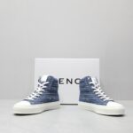 🌟  《顶级品质》
GⅣENCHY纪梵希魔术贴经典款 
专柜官网同步 市面最高版本 原版一比一复刻 四季潮鞋！纪凡希鞋子做工讲究 每一条走线都是按照原版样式 基本做到零瑕疵 媲美专柜 毫无压力 此款鞋即新潮又百搭！
▪️鞋面:进口摩术贴
▪️鞋面:进口头层牛皮
▪️垫脚:羊皮内里
▪️大底:原版TPU
▪️码数:女35一40 男39一44 - Image 2