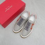 Ferragamo菲拉格慕 男新款休闲运动鞋 运动时尚魅力 经典搭配色 打造迷人个性化印花设计 高雅风格与休闲气韵交相辉映，张扬都市时髦风范。丰富色彩交织摩登韵味，简洁线条勾勒廓形包身，演绎休闲美学经典
-鞋面·🔝纳帕牛皮·品牌帆布·车缝品牌图腾
-内里·帆布，垫脚：顶级牛皮
-原版·TPR·橡胶发泡·双色成型大底
-Size 38-44 - Image 4