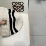 Dior迪奥小众条纹秋冬保暖毛线帽女2025新款显脸小撞色针织帽时尚冷帽 - Image 6
