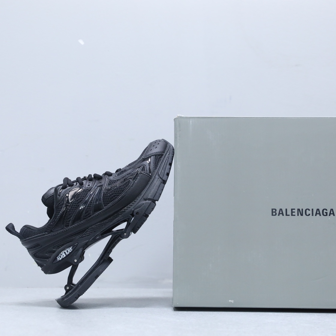 Balenciaga 巴黎世家 新款 弹簧鞋 增高 高跟 老爹鞋 运动鞋 复古做旧老爹鞋 Balenciaga X-Pander 巴黎世家 官方发售 正确字体电绣 粗细、位置、大小正确侧边TPU 透气孔匹配意产原版正确气垫分离大底，TPU软底 原版一致"Balenciaga" 大底LOGO 立体感十足原厂皮料水洗做旧  采购原厂网纱
🌵Size：35-46