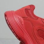 𝐂𝐇𝐑𝐈𝐒𝐓𝐈𝐀𝐍 𝐃𝐈𝐎𝐑 𝐁𝟯𝟬 迪奥火爆情侣休闲鞋【撞脸NB？现已是D奥B30】时代 顺应复古市场趋势的「Dad Shoes」风格鞋款！ 鞋舌上的Dior标志，也注明了这双鞋的型号为 B30！运用了质感细腻的皮革与网眼布面材 质拼接成鞋身，鞋身两侧贴有显眼的反光字母CD表明身份，鞋身多处线条勾勒细节，让鞋子整体看起来不那么单调。搭载奶油色EVA、橡胶混合大底，复古风十足 Size：女码35-39
男码39-44 - Image 9