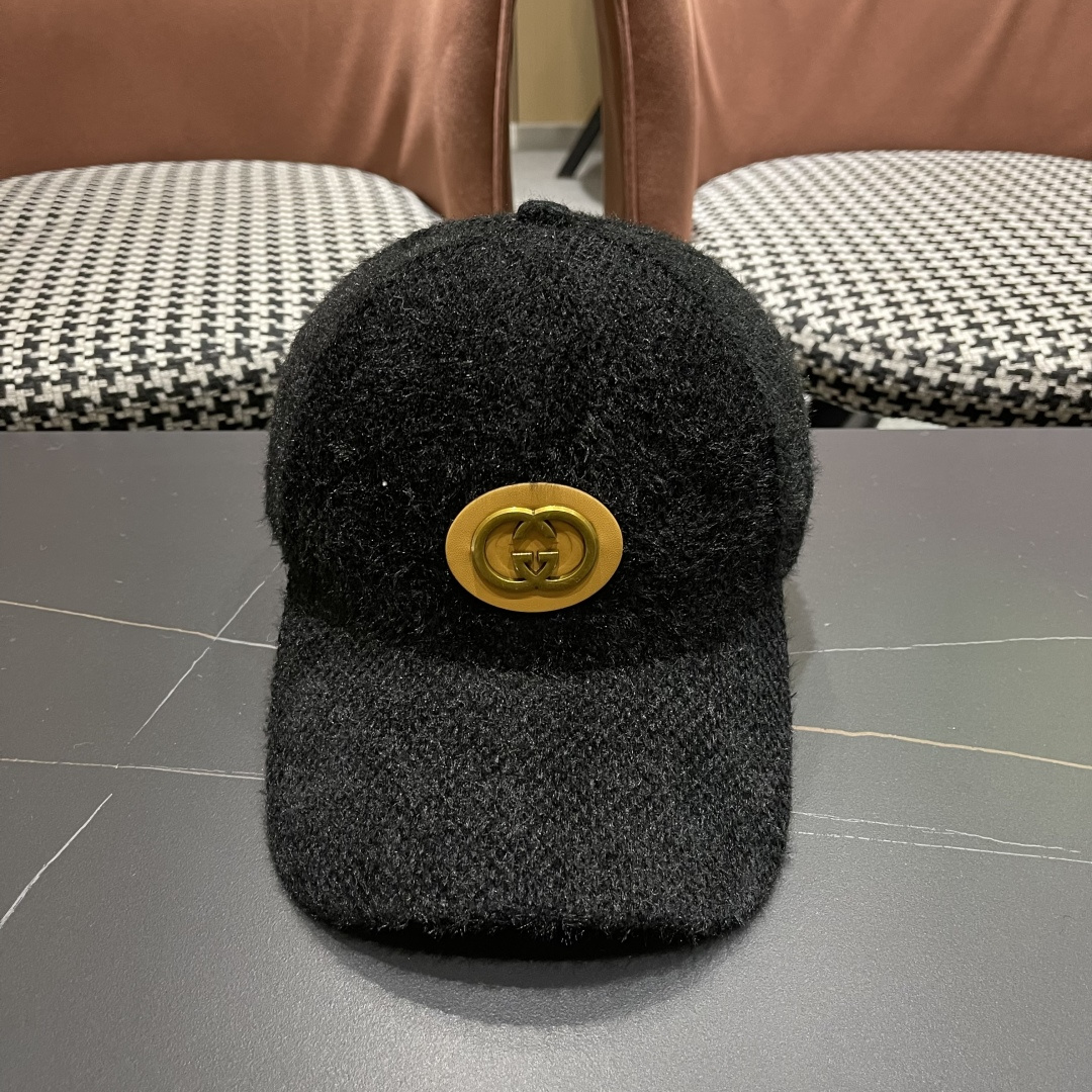 Gucci baseball cap ♥️ GUCCI 🧢 New autumn and winter plush baseball cap, 🔥🎩  The craftsmanship is very exquisite and convenient to carry! Run volume!
