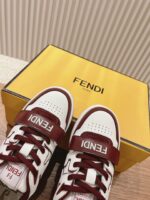 男码加10  Fendi芬迪板鞋首款大头运动鞋~~fendi match篮球运动鞋，最新元素注入加FF复古的设计，超经典百搭系列……
鞋面采用牛皮和牛猄拼接组合，侧面凸起的双F logo，内里采用毛巾布里，TPU发泡组合双色大底不一般的舒适！情侣款35-44 - Image 6