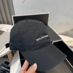 Balenciaga Balenciaga baseball cap. My family has already mastered Balenciaga's craftsmanship, which is sure to be a hit. Balenciaga's new washed cotton baseball cap is a must-haveHeavy industry craftsmanship, double B letter logo, innovative and fashionable trendy styleExclusive physical shooting for both men and women, adjustable for both genders - Image 7