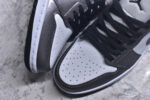 ▪🐼权威实拍💯#A
新货🚀#Jordan AJ1 Low 低帮 紫黑 HJ5910-105 全新流水线出品 DT版本唯一平替选择 市场第二梯队最强版 全部原鞋开发 原楦原纸板开发 全鞋电脑针车 原厂内置全掌气垫 原盒内在原标 唯一Zp原版鞋带绑法 免检产品 全新2022版型 全头层皮料 完美零毛边处理 原厂配置全掌气垫 价格定位良心 几十个配色陆续出货 实拍调校N版已经零色差零失真 百分百还原实物色彩所见即所得 不存在货不对板色差等低级问题 选购参考实物拍摄 不混卖不参货 只用心做好货严格选品 承诺混一赔十 SIZE：35.5-44 - Image 8