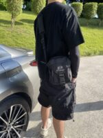 #上身合集图
Balenciaga/巴黎世家 24Fw UNITY双环字母小挎包 - Image 3