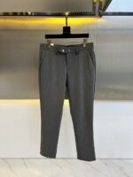 Dior and SS's new autumn and winter men's business plus velvet thick casual pants are platinum level perfect appearance, directly entering the counter nature. This is an extremely impressive micro elastic fabric casual pants, which is a rare item in the industry in recent years. The quality, craftsmanship, fabric, and accessories subvert imagination, and the details are quite exquisite and refined. Customized original elastic cotton fabric! Creating a rebellious and tough personality color, the unique logo adds a lot of points, clever and exquisite, and the cutting and design continue the modern simplicity and efficiency of Italian style, bringing the tone of fashion aesthetics to the extreme. 29-38 None 35, 37 (please indicate waist circumference when placing an order)