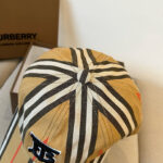 Burberry's new early spring baseball cap, simple yet fashionable, suitable for both men and women! High quality products, enjoy a sense of premium quality! - Image 3