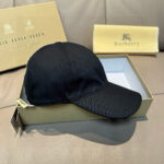 Comes with box bag, Burberry counter popular original baseball cap, TB small embroidery. 1: Customized mold making, 3D embroidery, exquisite and flawless! 100% pure cotton fabric, meticulous workmanship, original factory quality, exclusive physical photography. - Image 4