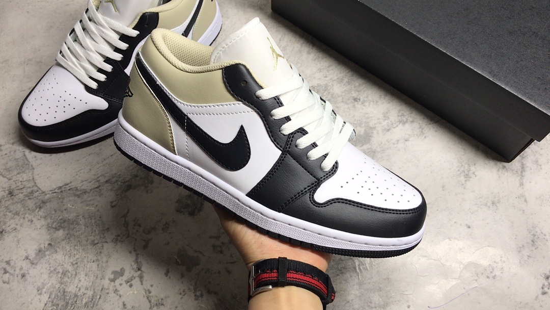 ▪公司级别
Air Jordan AJ1 Low 低帮 黑白米黄