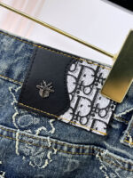 [Dior Jeans | Classic Denim, Embossed with Luxury DNA] When streetwear meets haute couture, a pair of jeans can become a badge of status.
Deconstructing the language of denim with centuries-old craftsmanship, Dior infuses every inch of fabric with a modern attitude and luxurious details, making everyday wear a silent declaration of taste.
✨ A pair of jeans is an attitude, and a legacy.
It's not just a wardrobe essential, but also an interpretation of the brand's spirit—
"From suitcases to jeans, we have always defined the boundaries of luxury with the ultimate craftsmanship."
Sizes: 28-42 - Image 9