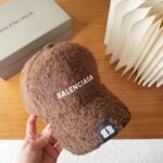 Balencia * a new Balenciaga baseball cap🧢 A simple, fashionable, super unbeatable and beautiful hat! - Image 4