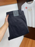 VT 25s Autumn/Winter New Men's Original Casual Pants Autumn/Winter New Collection Super Soft, Elastic Fabric, Complex Handicraft Overlapping, Any extra few seconds in the washing process will turn into a completely different color effect, making it even more precious, particularly long-lasting and durable... Using superior denim elastic texture, genuine leather tags, high-end metal accessories... to create a unique and original denim style! Original hardware accessories, super accurate design, comfortable and breathable, extremely high grade, counter quality, full of handsome upper body.Sizes: 29-38 None 37