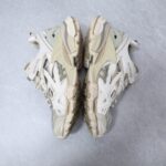 Balenciaga·巴黎世家 四代老爹鞋4.0 Track2 复古运动鞋 户外概念鞋
👍🏻高品质纯原版本，配原版全套大盒包装，从里到外一切百分百还原官方配置，碾压市面一切版！
⚠️全鞋由176块部件组成 ，整双鞋子从头到尾难度极高 。原鞋购入时在开版方面耗时一个多月，里里外外已攻破任何细节部位，保证与专柜原鞋一摸一样，满足天猫、代购、韩国订单需求 ！多层大底TPU+EVA+RB组合成，乳胶鞋垫 脚感无敌 无可挑剔！鞋面鞋底工艺比初代还更加高难度！
码数：35-45👣情侣款 - Image 5