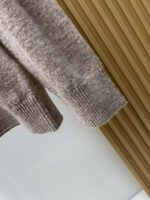 Hermes 2025ss Autumn/Winter New Product Fashionable and Casual Bottom Single Wear Round Neck Business and Leisure Basic High end Knitted 100% Pure Wool Sweater Comfortable and Warm! anti-pilling 👍🏼 Non irritating to the skin, suitable for close fitting, luxurious classic element design! There isn't much complicated craftsmanship involved, just the fusion of design and material. Simple European style autumn and winter essential counter size: M-3XL - Image 8