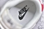 ▪️细节鉴定
Nk SB Dunk Low 斯图西联名-灰白浅灰勾 低帮休闲板鞋 - Image 6
