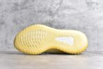 独家纯原 满天星 新批次 Yeezy 350V2 原纸版 原鞋开模完美打造 采用辰元飞织鱼丝网原厂面 非进口机台 大底原厂半透明RB巴斯夫满钉大底  原厂东莞百宏3M反光鞋带 质感一致 原厂鑫成新粉原鞋垫 LOGO胶浆印花 钛金针与高士马克线针车精工打造 一切遵循原厂指令单采购同源原材 采购全套原厂进口材料 原纸版 原楦头 市场最强批次 SIZE：36 36.5 37 38 38.5 39 40 40.5 41 42 42.5 43 44 44.5 45 46 47 48 - Image 6