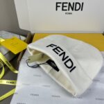 💰 FENDI's official website recommends a knitted hat that is popular among fashion bloggers for autumn and winter. It hides a subtle sense of luxury, with every line exuding a clean and elegant style. It is simple yet not simple, generous yet not out of style, and every detail showcases high-end taste. The sense of fashion becomes more and more enduring in restraint. - Image 4