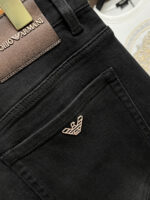 【Armani Jeans | Classic Denim, Embossed with Luxury DNA】 When streetwear meets haute couture, a pair of jeans can become a badge of status.
Deconstructing the language of denim with centuries-old craftsmanship, we infuse every inch of fabric with a modern attitude and luxurious details, making everyday wear a silent declaration of taste.
✨ A pair of jeans is an attitude, and even more so, a legacy.
It's not just a wardrobe essential, but also an interpretation of the brand's spirit—
"From suitcases to jeans, we have always defined the boundaries of luxury with the ultimate craftsmanship."
Sizes: 28-42 - Image 5