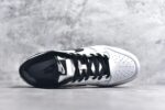 #NK SB Dunk Low NO.205 线条熊猫 白黑
公司级出品 极力推荐
原装头层材料 独家版型蒸餾加工
帶來的是更好的视觉和脚感体验
大厂纯原品质出货 清洁度 电绣工艺 
皮料切割干净无任何毛边 细节完美 
货号：DD1391 100 - Image 4