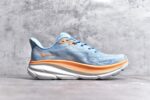 纯原级别 HOKA ONE ONE Clifton 克里夫顿9代专业性能减震公路跑步鞋 轻盈透气的针织网面和纱线的使用让鞋面更挺拔 增强鞋面的强度和支撑性能 搭配柔软的鞋舌 让双脚在舒适包裹中跑的更加畅快 全新泡棉中底 柔软的同时增强回弹性能 为不同跑者提供更平稳流畅的脚感 带来全面的缓冲保护 根据人体工程学设计的延长拉襟 后跟处弹软的海绵填充舒适固定 避免掉跟和摩擦 相比上一代光滑的内衬 Clifton 9的内衬增强了摩擦力 避免双脚在鞋内滑动 SIZE：36 36.5 37.5 38 38.5 39 40 40.5 41 42 42.5 43 44 44.5 45 - Image 3