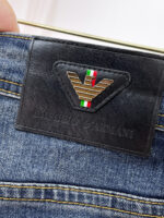 【Armani Jeans | Classic Denim, Embossed with Luxury DNA】 When streetwear meets haute couture, a pair of jeans can become a badge of status.
Deconstructing the language of denim with centuries-old craftsmanship, we infuse every inch of fabric with a modern attitude and luxurious details, making everyday wear a silent declaration of taste.
✨ A pair of jeans is an attitude, and even more so, a legacy.
It's not just a wardrobe essential, but also an interpretation of the brand's spirit—
"From suitcases to jeans, we have always defined the boundaries of luxury with the ultimate craftsmanship."
Sizes: 28-42 - Image 8