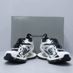 Balenciaga 巴黎世家 新款 弹簧鞋 增高 高跟 老爹鞋 运动鞋 复古做旧老爹鞋 Balenciaga X-Pander 巴黎世家 官方发售 正确字体电绣 粗细、位置、大小正确侧边TPU 透气孔匹配意产原版正确气垫分离大底，TPU软底 原版一致"Balenciaga" 大底LOGO 立体感十足原厂皮料水洗做旧  采购原厂网纱
🌵Size：35-46 - Image 3
