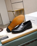 Gucci leather shoes, loafers - Image 4