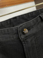 【Armani Jeans | Classic Denim, Embossed with Luxury DNA】 When streetwear meets haute couture, a pair of jeans can become a badge of status.
Deconstructing the language of denim with centuries-old craftsmanship, we infuse every inch of fabric with a modern attitude and luxurious details, making everyday wear a silent declaration of taste.
✨ A pair of jeans is an attitude, and even more so, a legacy.
It's not just a wardrobe essential, but also an interpretation of the brand's spirit—
"From suitcases to jeans, we have always defined the boundaries of luxury with the ultimate craftsmanship."
Sizes: 28-42 - Image 6