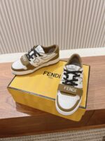 男码加10  Fendi芬迪板鞋首款大头运动鞋~~fendi match篮球运动鞋，最新元素注入加FF复古的设计，超经典百搭系列……
鞋面采用牛皮和牛猄拼接组合，侧面凸起的双F logo，内里采用毛巾布里，TPU发泡组合双色大底不一般的舒适！情侣款35-44 - Image 4
