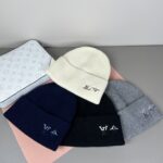 配防尘袋
路易威登LOUIS VUITTON🎩官方热卖爆款，羊毛针织毛线帽，时尚好品质高端大气，超柔软！超火爆💖质感很赞，出街超好搭配！时尚潮流！秋冬必备单品，快快入手哦！ - Image 9