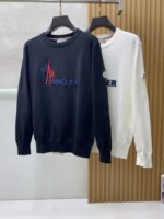 The latest round neck sweater for autumn and winter on the official website of Mengkou 2025 is currently on sale at the counter! Specially supplied wool blended fabric Comfortable to feel It can directly touch the skin, with exquisite embroidered logos and badges that are extremely eye-catching! Details highlight the fashionable charm of big brands Exquisite craftsmanship Stereoscopic cutting style The wearing effect is unbeatable and handsome! All three standards are complete! Size: M-3XL - Image 9