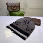 GUCCI Knitted Hat 😘  Cashmere material 🙆🏻 New products on the official website 😱 Simple and elegant 👍  The tight knitting method is very thick, soft and comfortable 🙈 Warm and stylish ❤️ can't bear to put it down 👍 Dear, hurry up and get it 👍😘 Unisex - Image 2